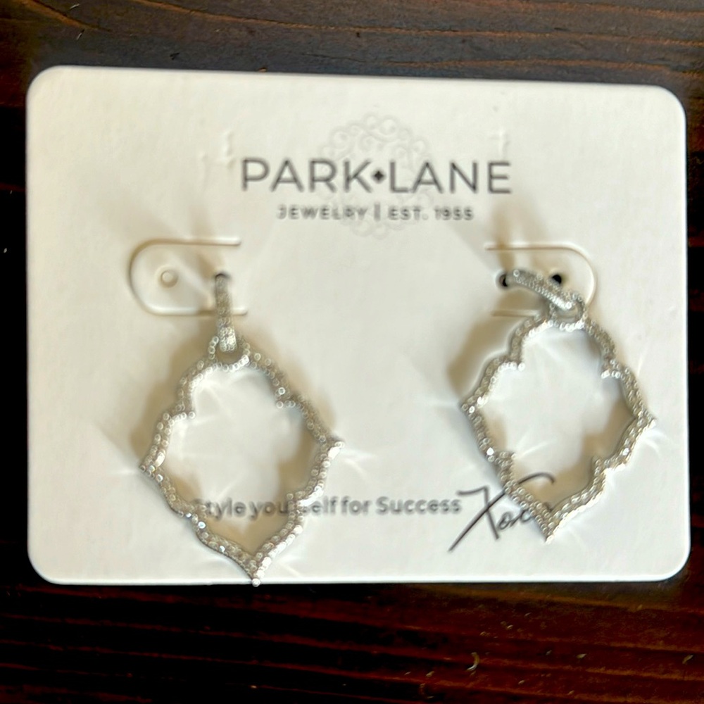 Sparkly fancy diamond shaped drop earrings.